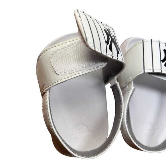 Toddler ISlide New York Yankees Team Size 4/5T Sandals - Picture 4 of 5